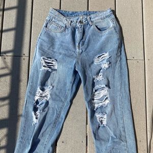 Distressed High Waisted Jeans